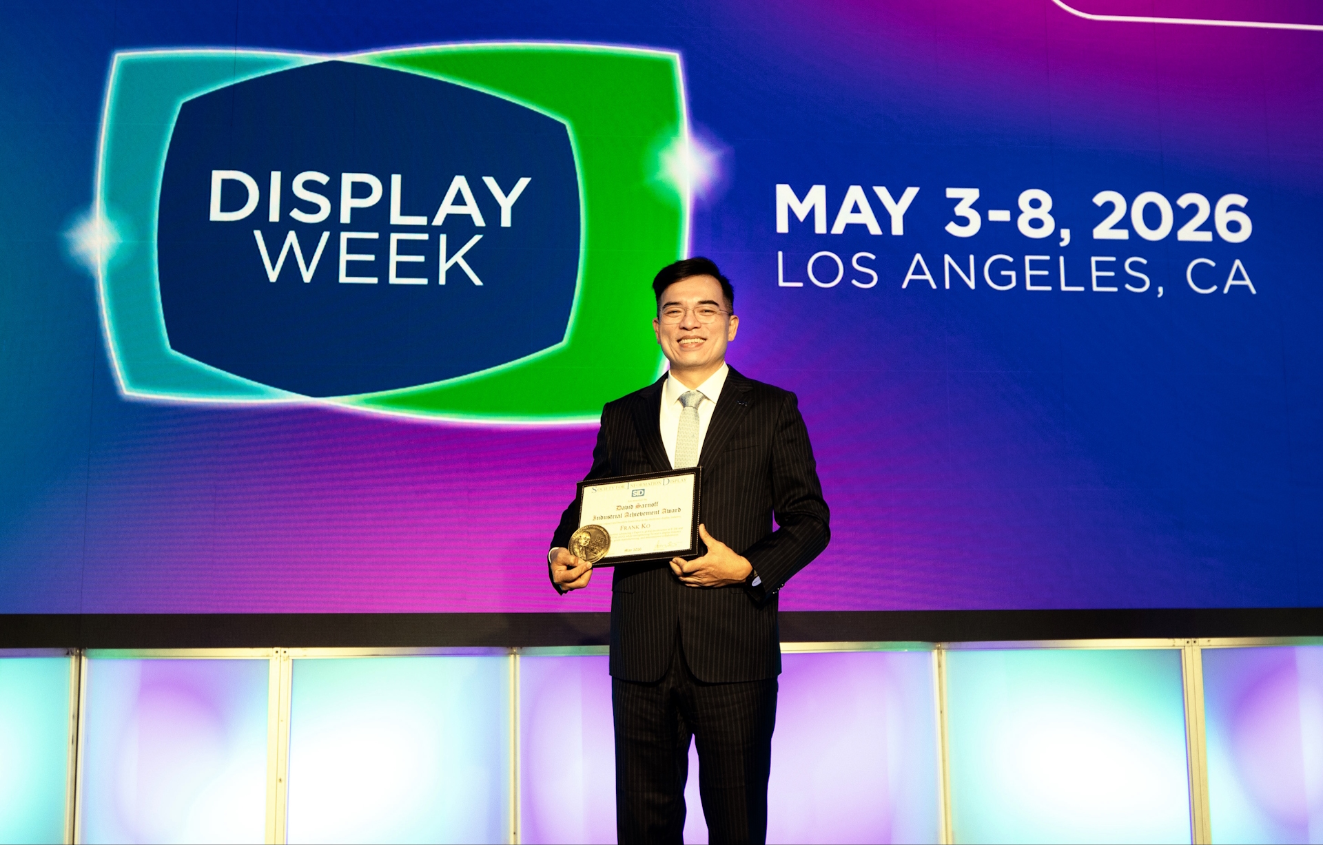 During Display Week 2026, the world&rsquo;s premier event for the display industry, the Society for Information Display (SID) recognized outstanding contributors to the global display sector. Dr. Frank Ko, President and Group Chief Operating Officer of AUO Corporation, was honored with the David Sarnoff Industrial Achievement Award, one of the most prestigious distinctions bestowed by SID.