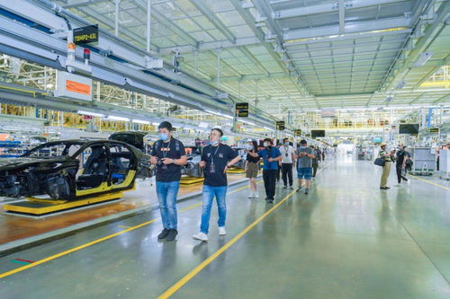 揭秘中國(guó)汽車(chē)智造 極能探秘 進(jìn)階之旅 媒體探訪(fǎng)張家口領(lǐng)克工廠(chǎng)